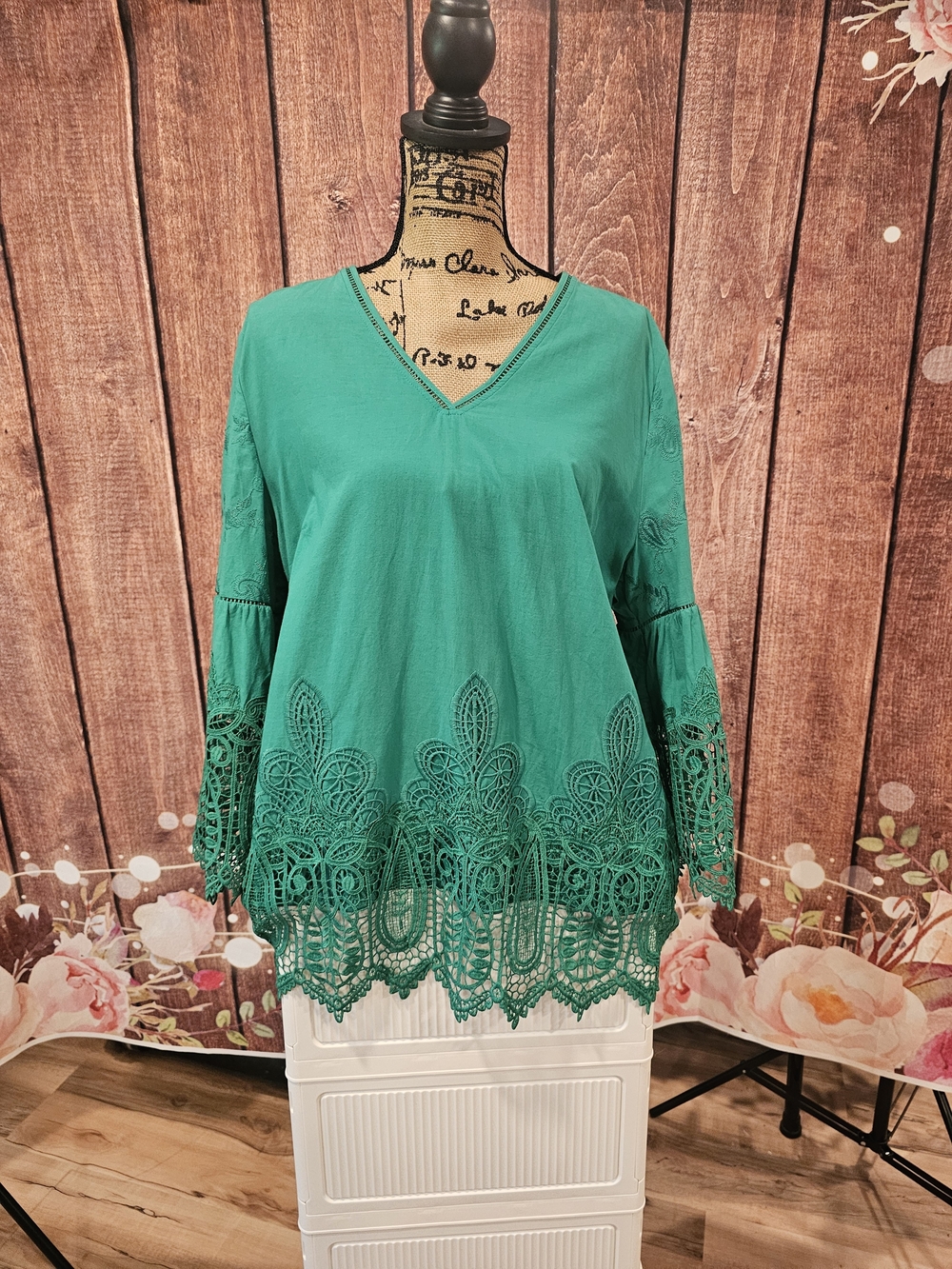 Chico's Teal V-Neck Tunic with Crochet Lace Hem Sz. 2 Or Large